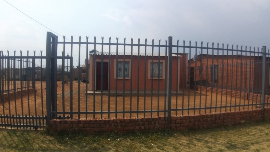 2 Bedroom Property for Sale in Thabong Free State